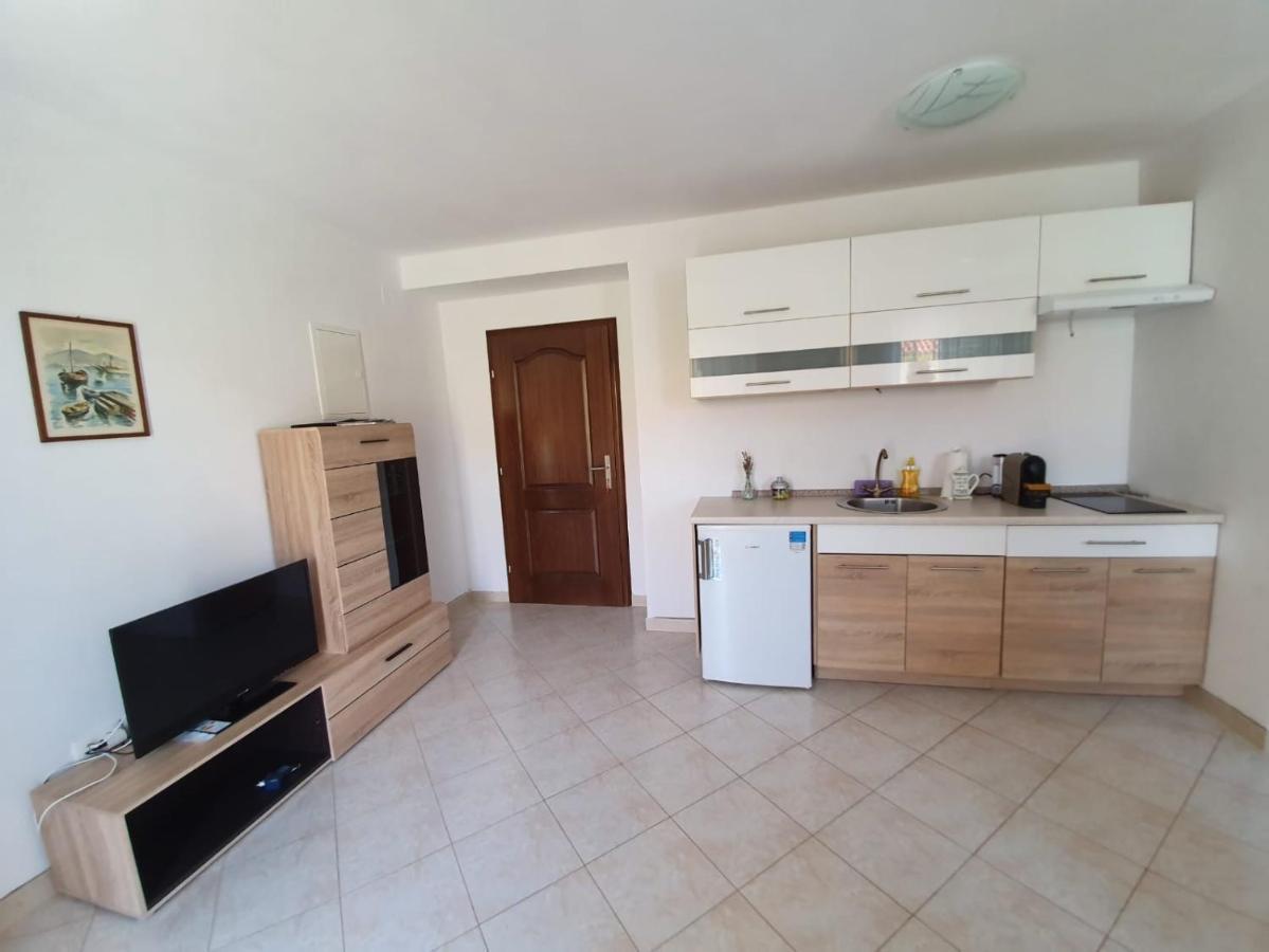 Apartments Vido โวดีเซ ภายนอก รูปภาพ