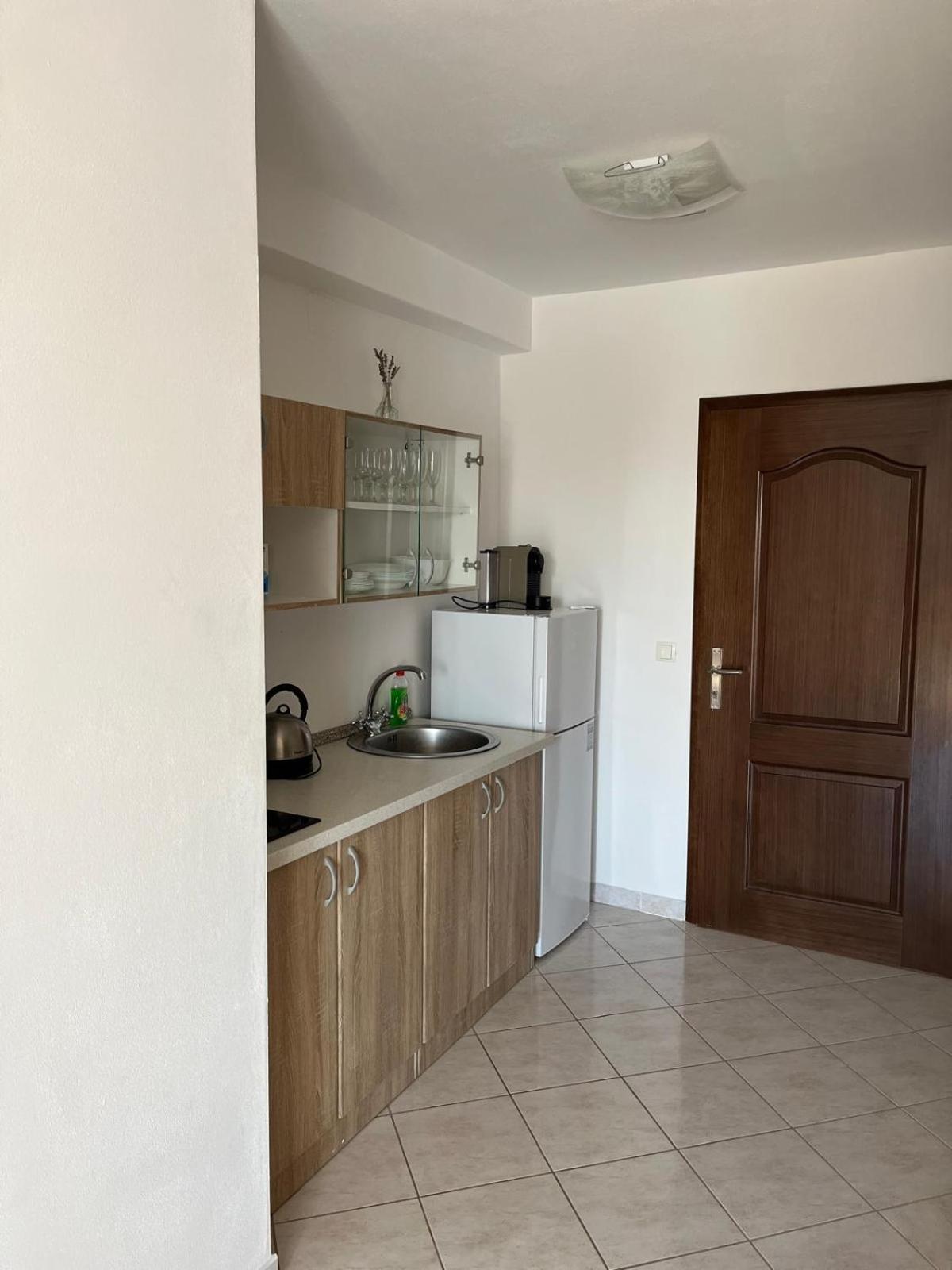 Apartments Vido โวดีเซ ภายนอก รูปภาพ