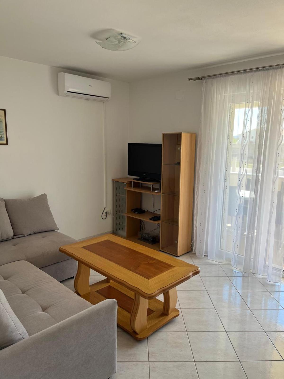 Apartments Vido โวดีเซ ภายนอก รูปภาพ