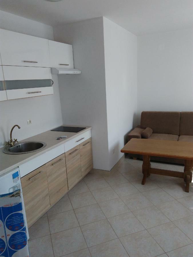 Apartments Vido โวดีเซ ภายนอก รูปภาพ